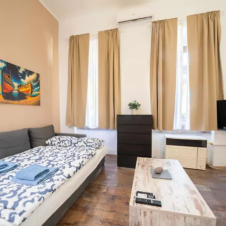 2br Party District K29 *
