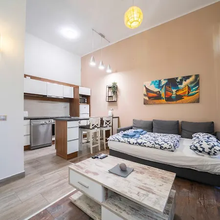 Διαμέρισμα 2br Party District K29 *