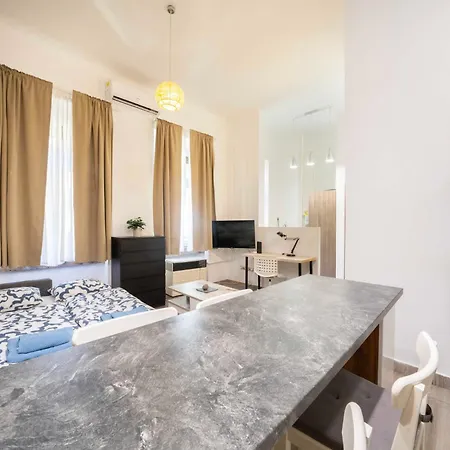 2br Party District K29 *